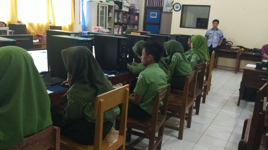 Simulasi UNBK SMP N 2 Pakis Aji Jepara